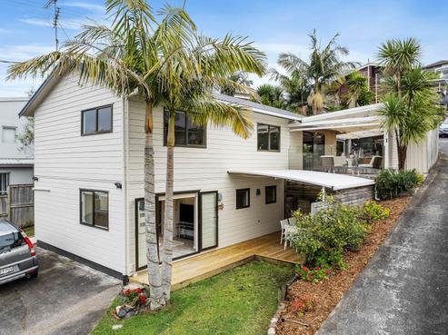 1/690 Beach Road, Browns Bay