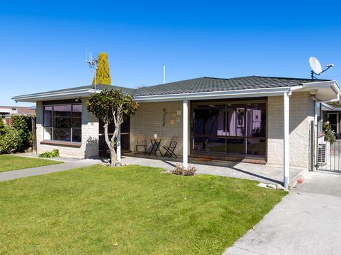 2/311 Ikanui Road, Frimley