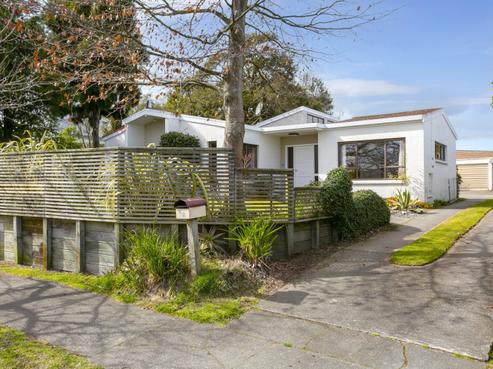 60 Invergarry Road, Hilltop