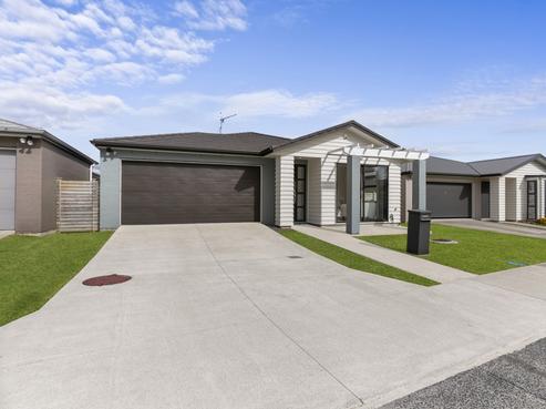 9 Soaring Bird Drive, Takanini