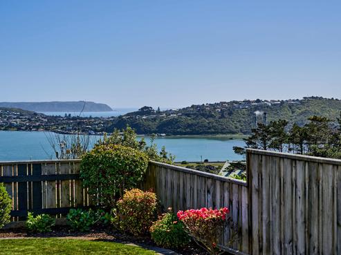 32 Aspiring Terrace, Aotea