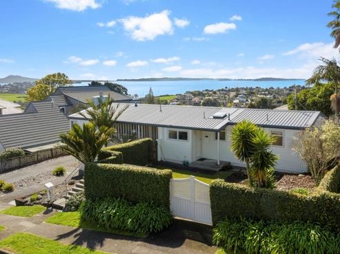 134 Macleans Road, Bucklands Beach