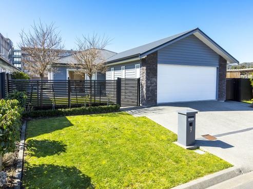 9 Don Griffin Grove, Trentham