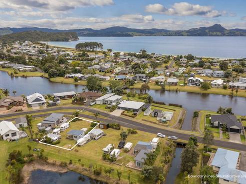 27 Motukorure Parade, Cooks Beach