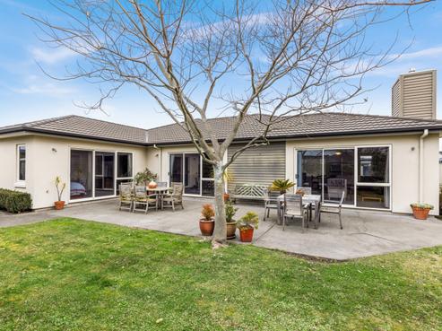 24 Merlot Drive, Greenmeadows