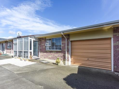 2/10 Exeter Street, Stoke