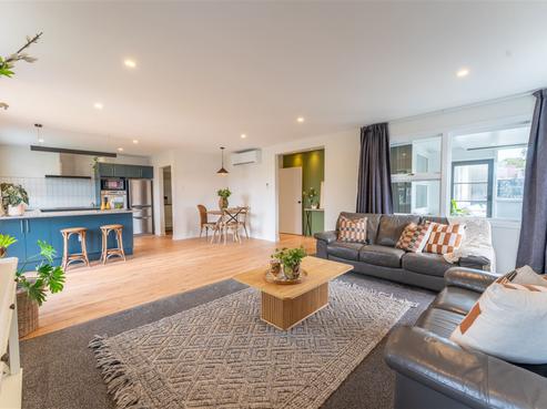 105 Grants Road, Marchwiel