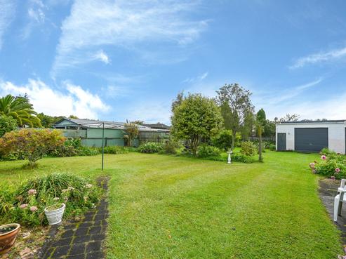 8 Werrina Crescent, Mangakakahi