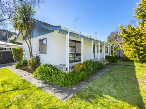 1 Moonstone Grove, Birchville