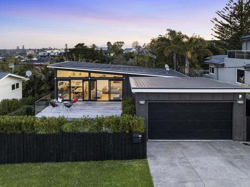 15 Beach Road, Mellons Bay