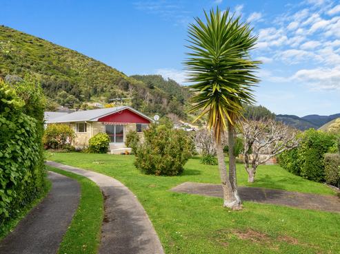 13A Te Maku Grove, Waikanae
