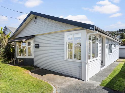 100 Onepu Road, Lyall Bay