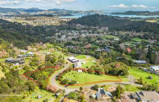 285 Bellville Drive, Coromandel