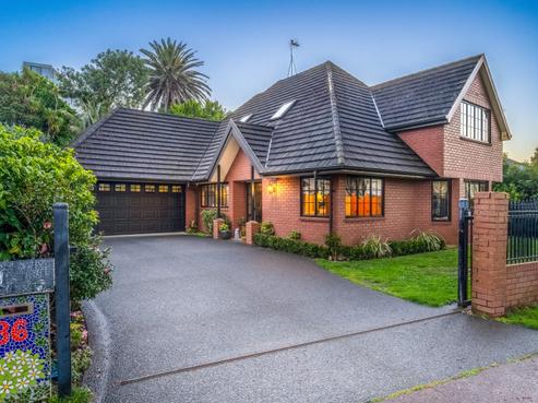 36 Oakwood Grove, Eastern Beach