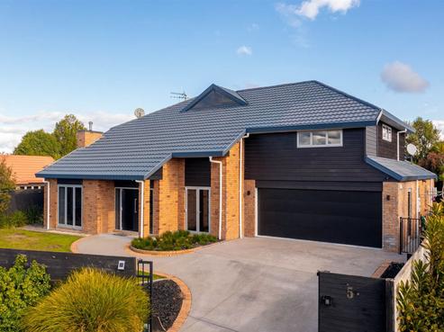 5 Keswick Crescent, Huntington