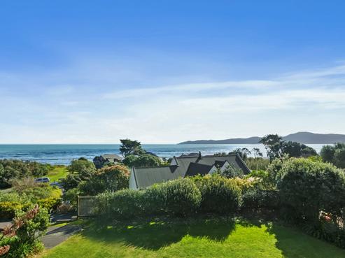 16 Kohutuhutu Road, Raumati Beach
