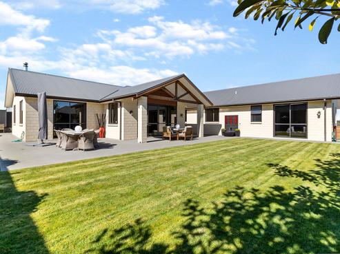 10 Meadowstone Street, Gleniti