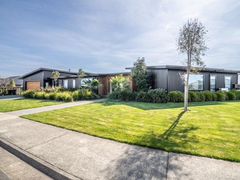 8 Talboys Drive, Winton
