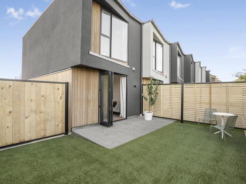 2/10 Trieste Way, Paraparaumu