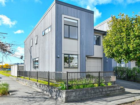 2 Kamana Road, Flat Bush