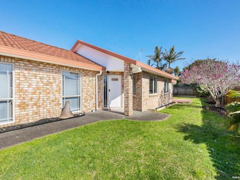 4 Norman Close, The Gardens