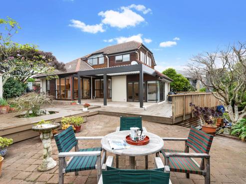 23 Meadowland Drive, Somerville
