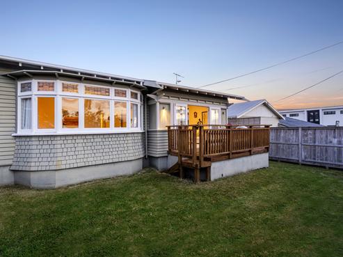 1/10 Corrella Road, Belmont