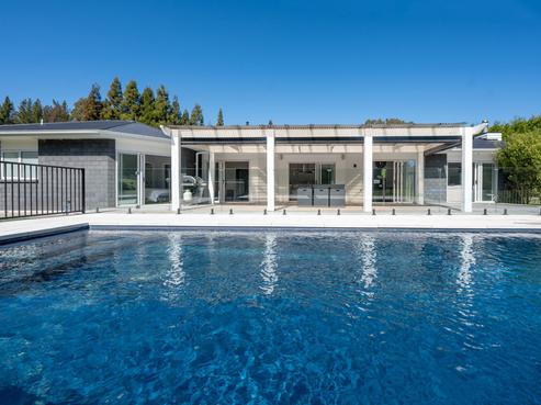 15 Maple Grove, Acacia Bay