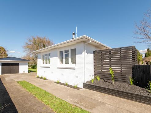 8 Fairview Road, Western Heights