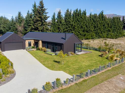 12 Robrosa Street, Wanaka