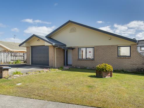 12 Aaron Place, Brookfield