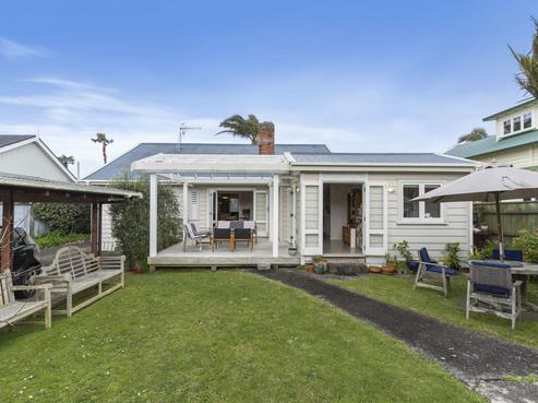 16 Ocean View Road, Milford