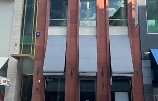 CBD Charm: Spacious Office + Balcony