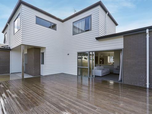 12 Springside Court, Huntington