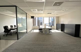 North Facing Queen Street Suite