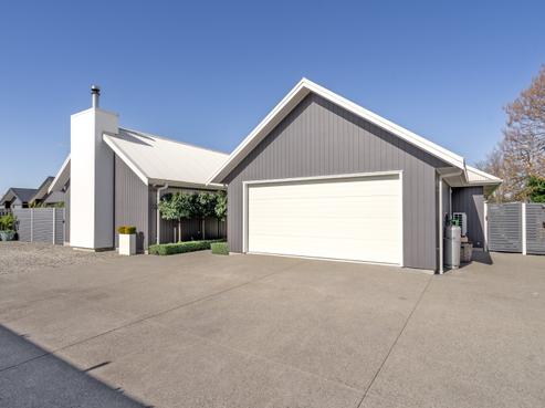 8 Matai Grove, Greytown