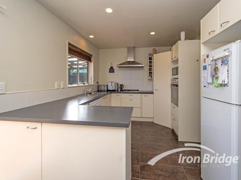 112 Bayswater Crescent, Bromley