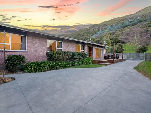 35 Sumnervale Drive, Sumner