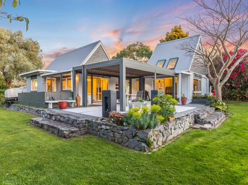 16 Karu Crescent, Waikanae