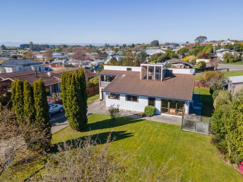 12 Charles Street, Weston