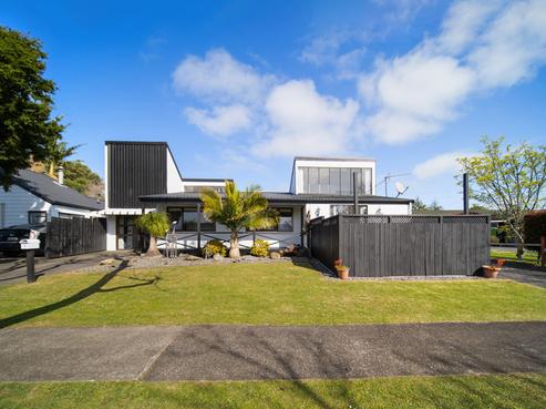 2/2 Corolu Place, Conifer Grove