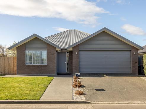 46 Little Oaks Drive, Yaldhurst