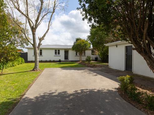32 Pharazyn Street, Feilding