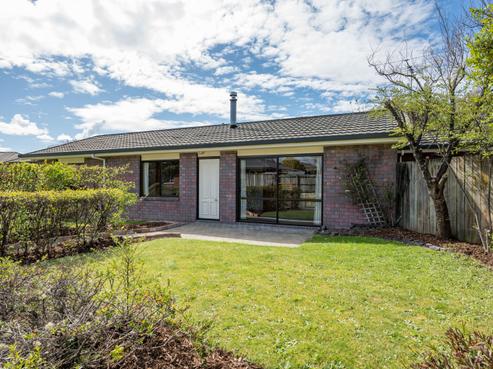 2 Lingfield Place, Richmond