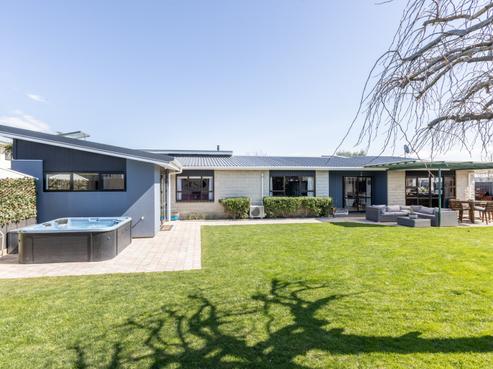 1 Spriggs Crescent, Greenmeadows