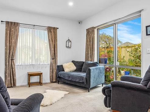 2/372 Yaldhurst Road, Russley
