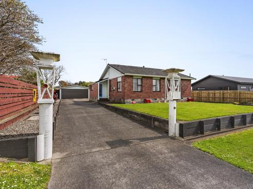 12 Dunn Street, Egmont Village