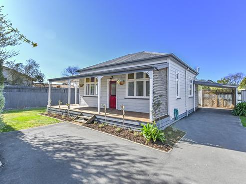 305A Frederick Street West, Mahora