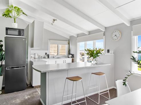 28B Preston Street, West End