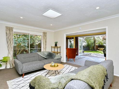910 Avonside Drive, Avondale